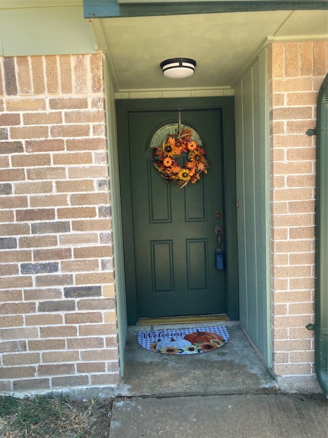 7330 Barton Oaks Dr, Houston, TX 77095 - photo 2