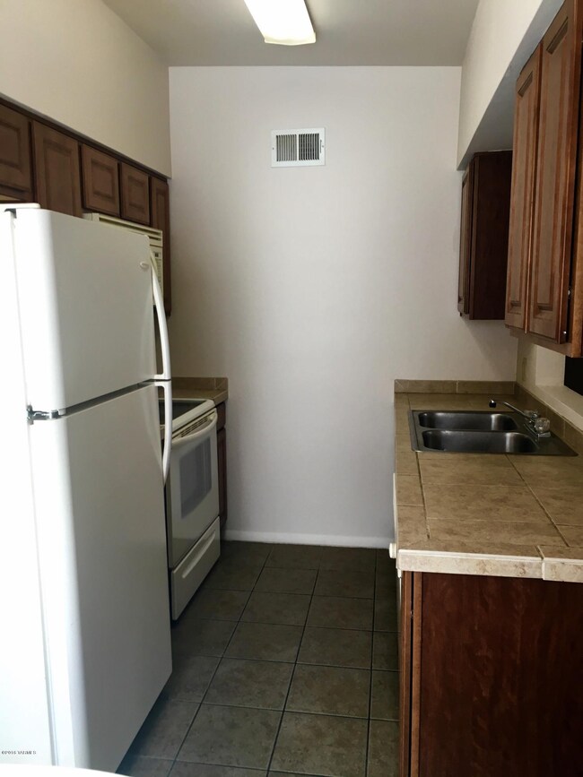 Side view kitchen