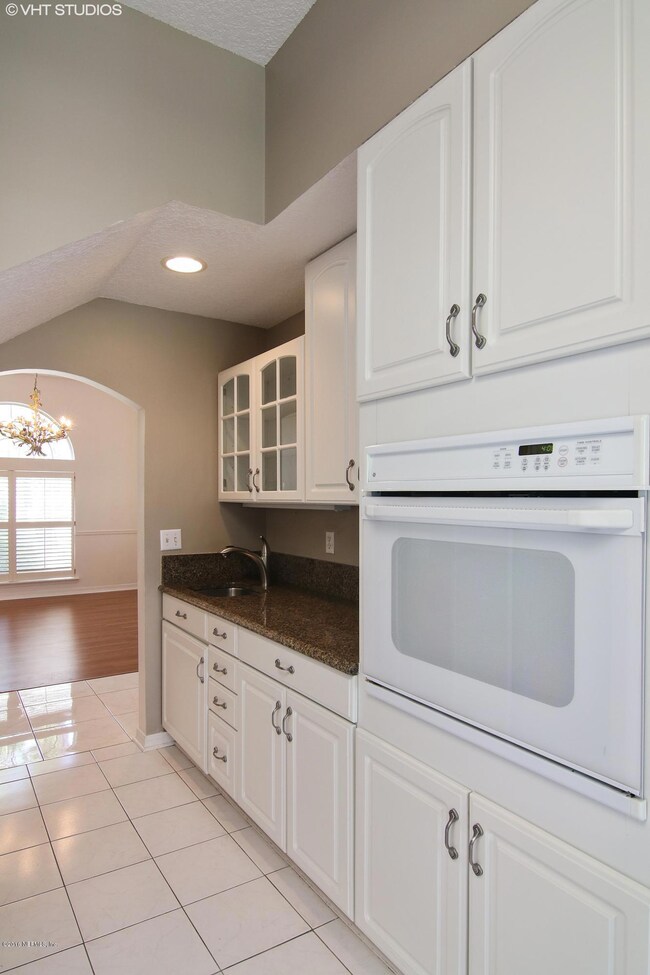 5168 Salonika Ln, Jacksonville, FL 32210 - photo 4