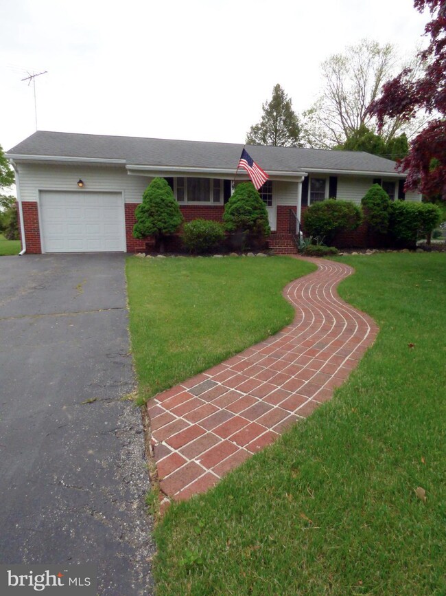 321 S Johnson St, Penns Grove, NJ 08069 - photo 5