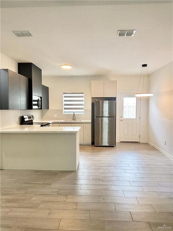 Kitchen and Dinning with peninsula