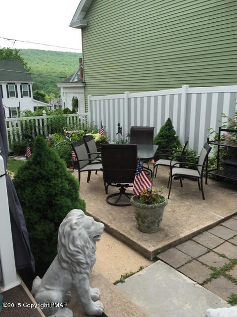 04- Patio