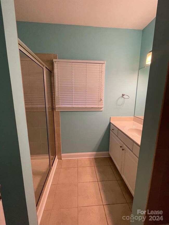 332 N Kelly St, Statesville, NC 28677 - photo 7