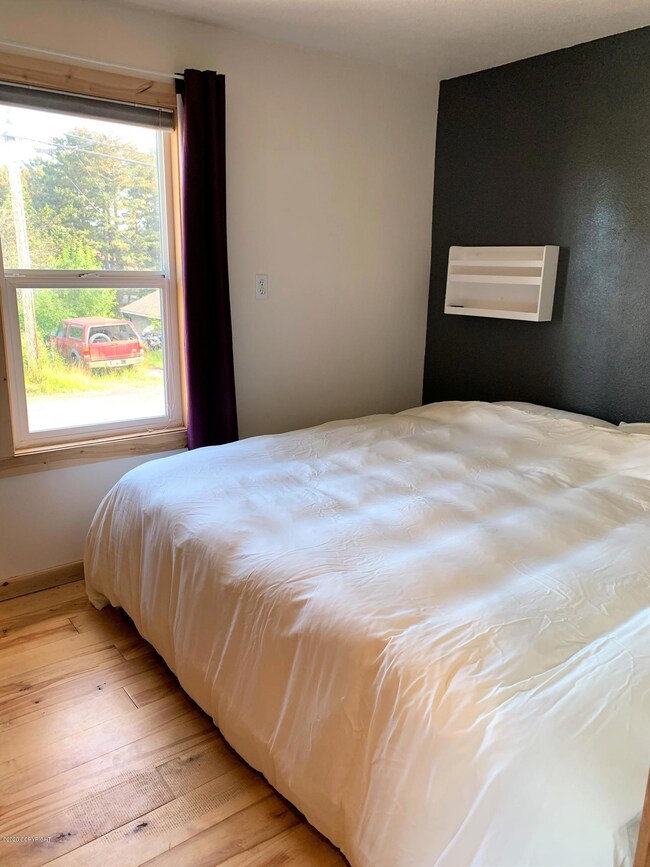 1325 Mission Rd - Bedroom 1