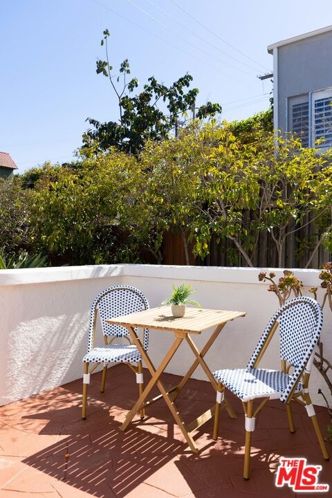 1843 S Highland Ave, Los Angeles, CA 90019 - photo 2