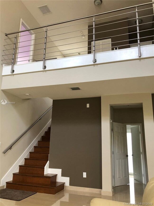 10554 NW 70th Ln, Doral, FL 33178 - photo 4