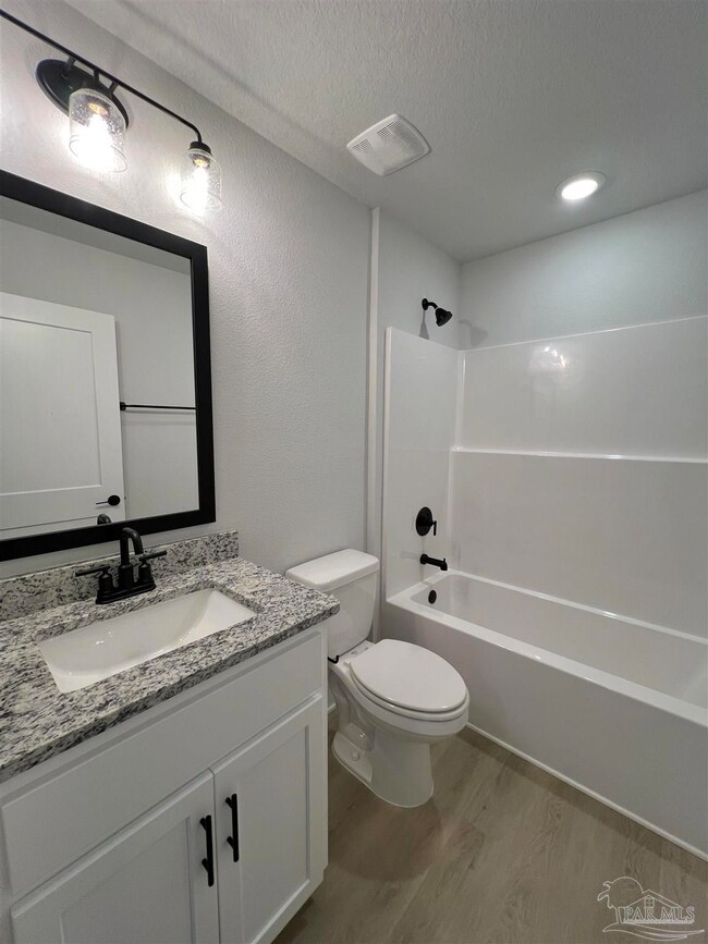 3343 Bliss Ln unit 8E, Gonzalez, FL 32533 - photo 5