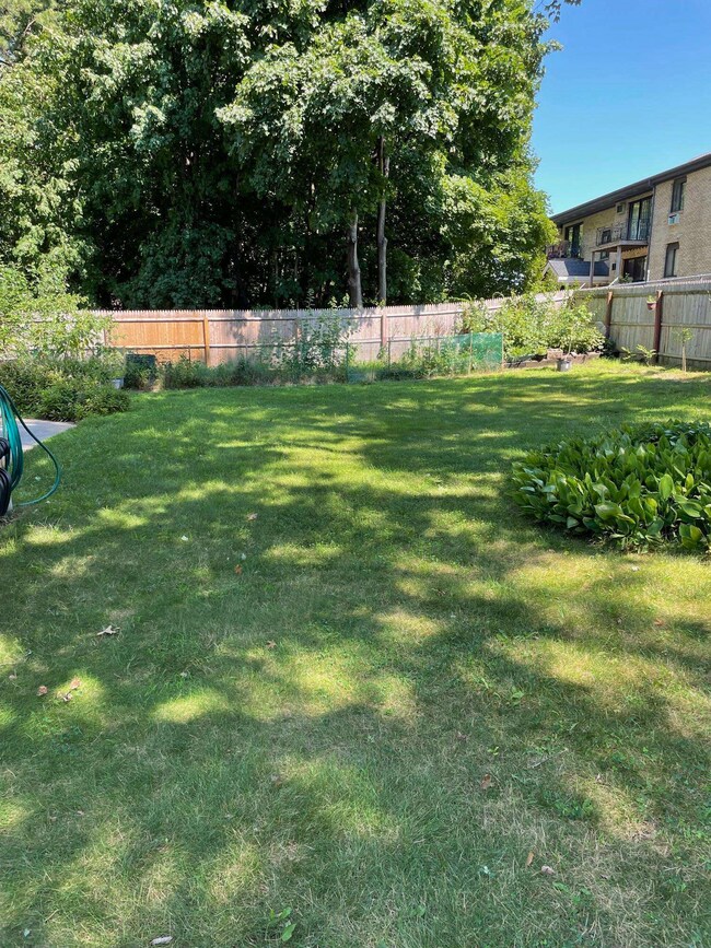 10 Sacred Heart Dr unit 2, Nashua, NH 03060 - photo 3