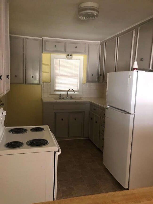 2306 Matthews St, Bay City, TX 77414 - photo 5