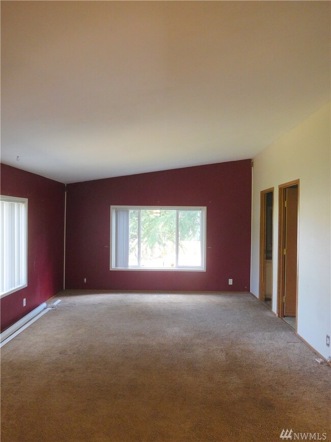 22127 Cedarview Dr E, Bonney Lake, WA 98391 - photo 7