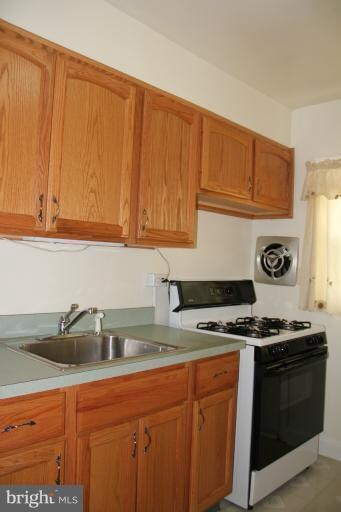 2211 Hawthorne Rd, Middle River, MD 21220 - photo 6