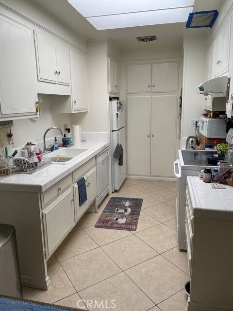 2132 Via Puerta unit H, Laguna Woods, CA 92637 - photo 5