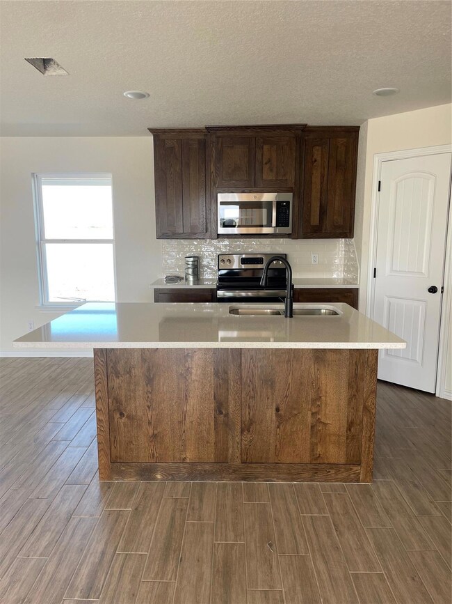 1052 Neal Rd, Azle, TX 76020 - photo 7