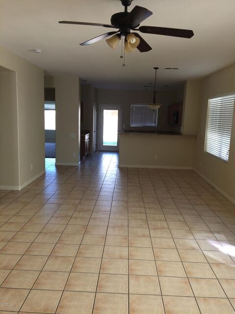 Living room & Kitchen