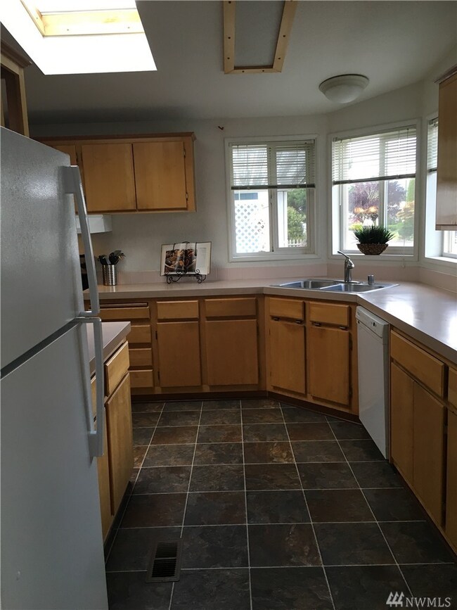 500 Grand Fir Dr, Enumclaw, WA 98022 - photo 2