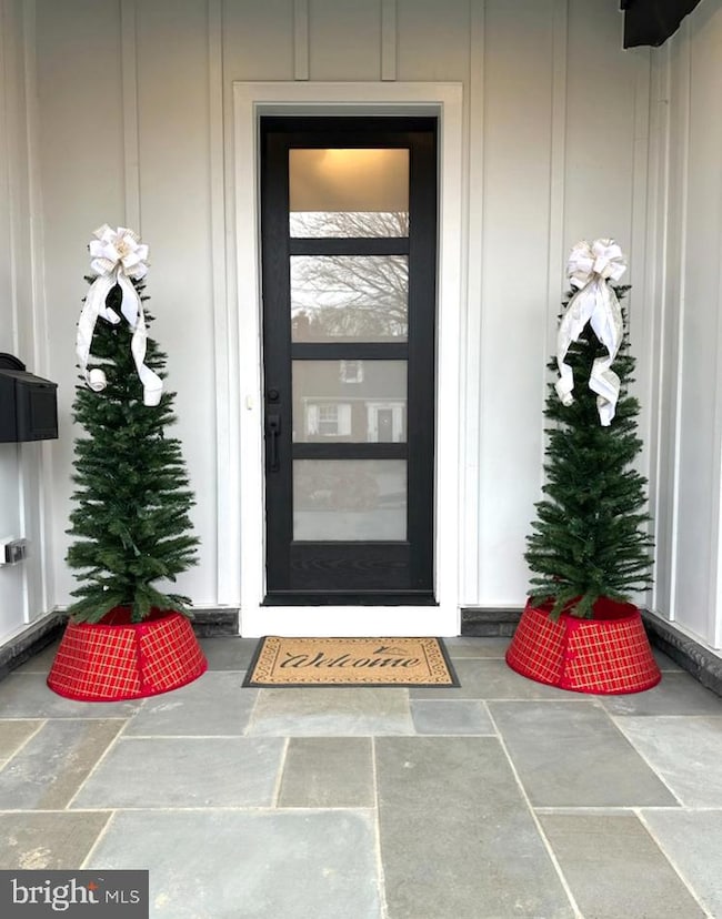 5817 2nd St S, Arlington, VA 22204 - photo 4