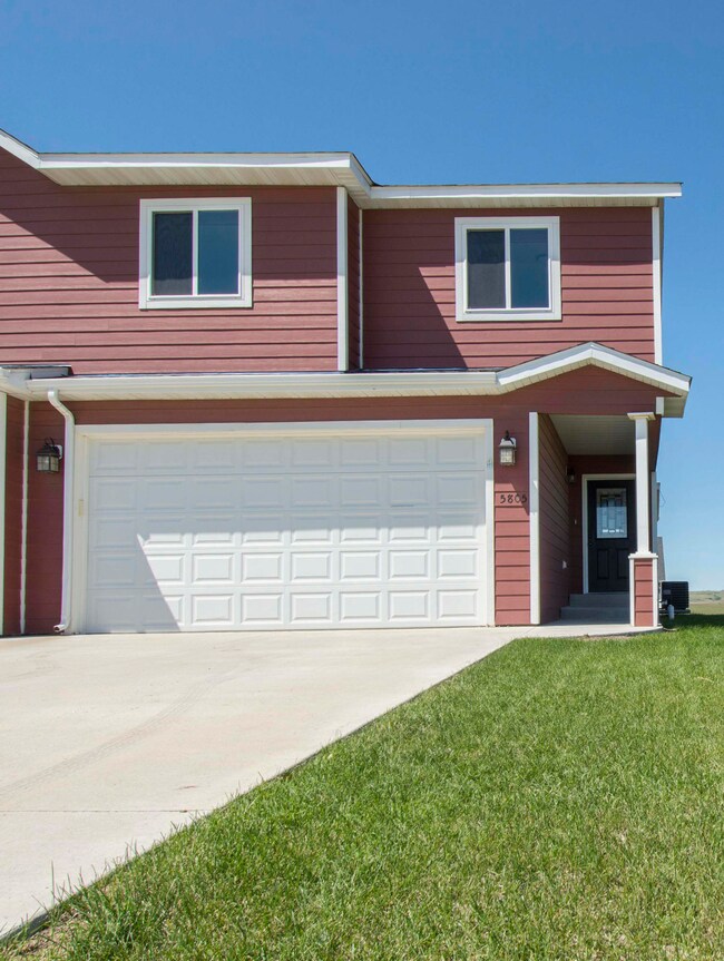 5805 Vanessa Ave, Williston, ND 58801 - photo 3