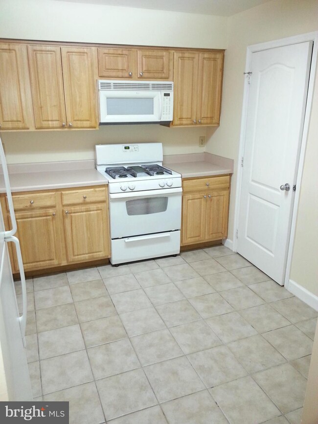 3905 Chesterwood Dr, Silver Spring, MD 20906 - photo 7