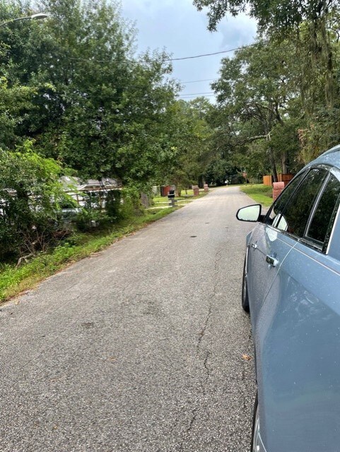 5813 Breland St, Houston, TX 77016 - photo 2