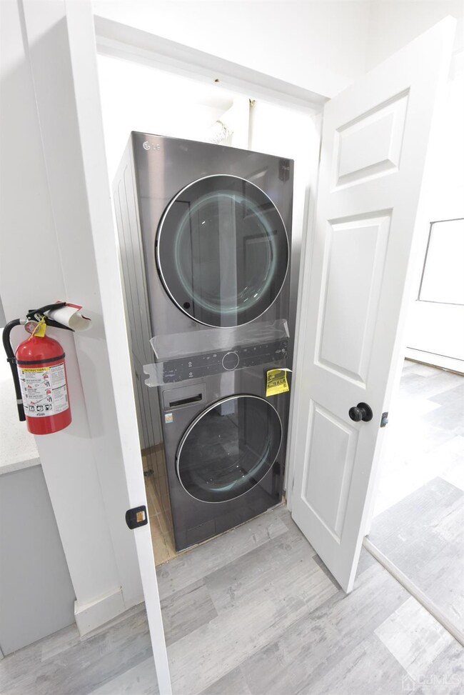 634 Cricket Ln, Woodbridge, NJ 07095 - photo 7