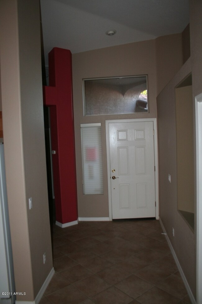 Entry (inside)
