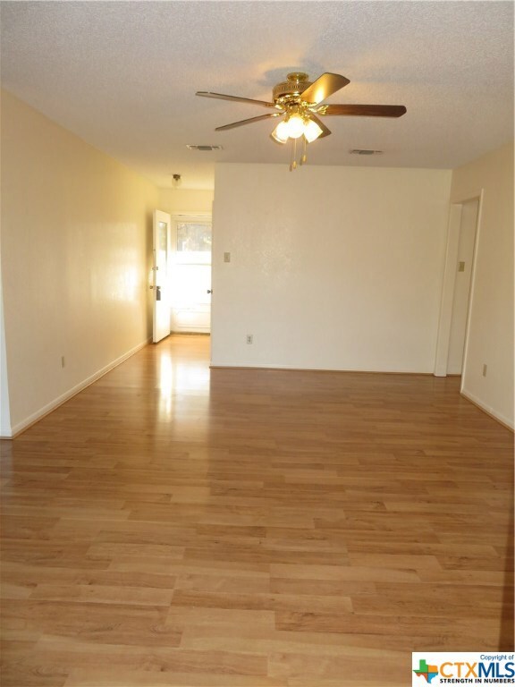 2720 Phyllis Dr, Copperas Cove, TX 76522 - photo 2