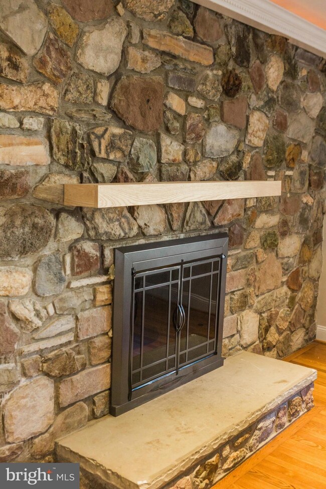 43435 Valleyvista Ln, Chantilly, VA 20152 - photo 4