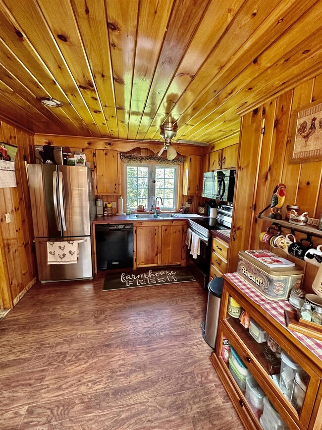 198 Piper Hill Rd, Colebrook, NH 03576 - photo 3