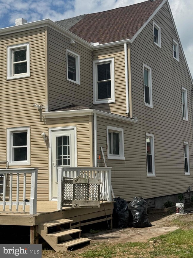 642 Brookline St, Reading, PA 19611 - photo 6