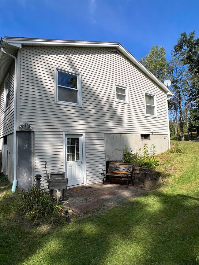 30 Hampshire Dr, Franklin, NH 03235 - photo 4