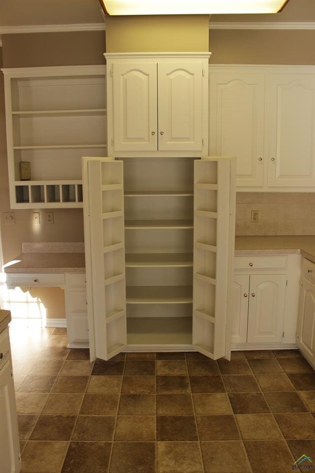 502 Hyde Park Dr, Tyler, TX 75701 - photo 5