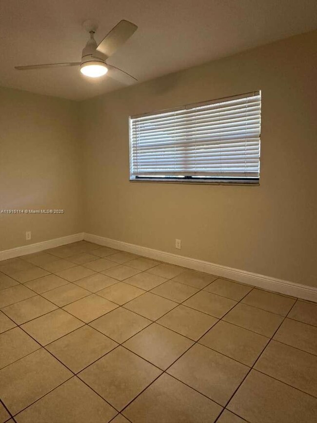 5701 SW 27th St unit 1, West Park, FL 33023 - photo 4