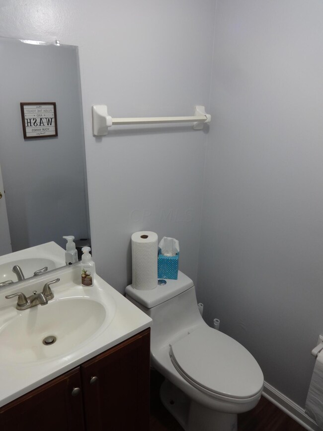 1813 Watertower Half Bath