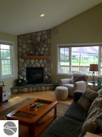 7839 E Longbranch Cir, Traverse City, MI 49684 - photo 6