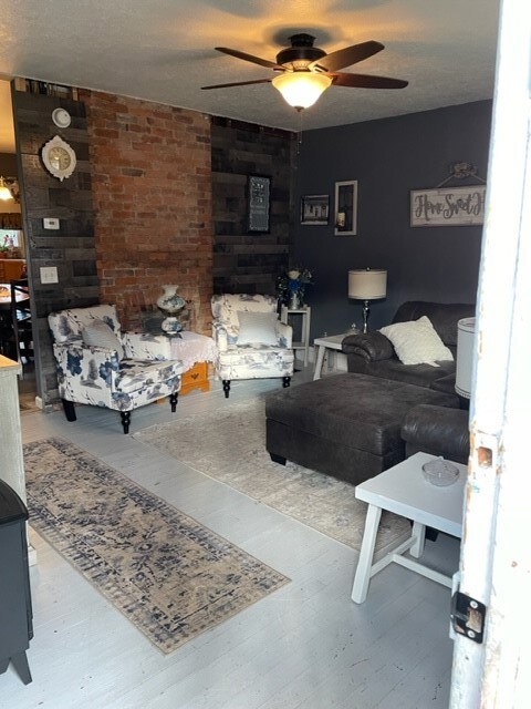 310 Longfellow St, Vandergrift, PA 15690 - photo 6