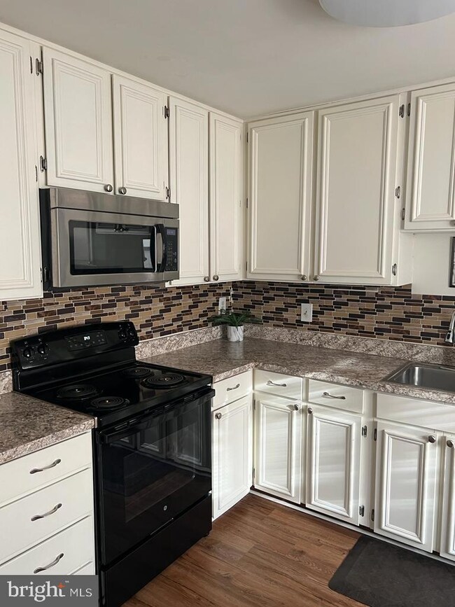 7105 Kurth Ln, Lanham, MD 20706 - photo 2