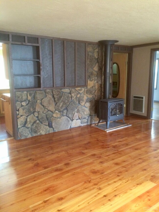 2025 NW Harriman St, Bend, OR 97701 - photo 3