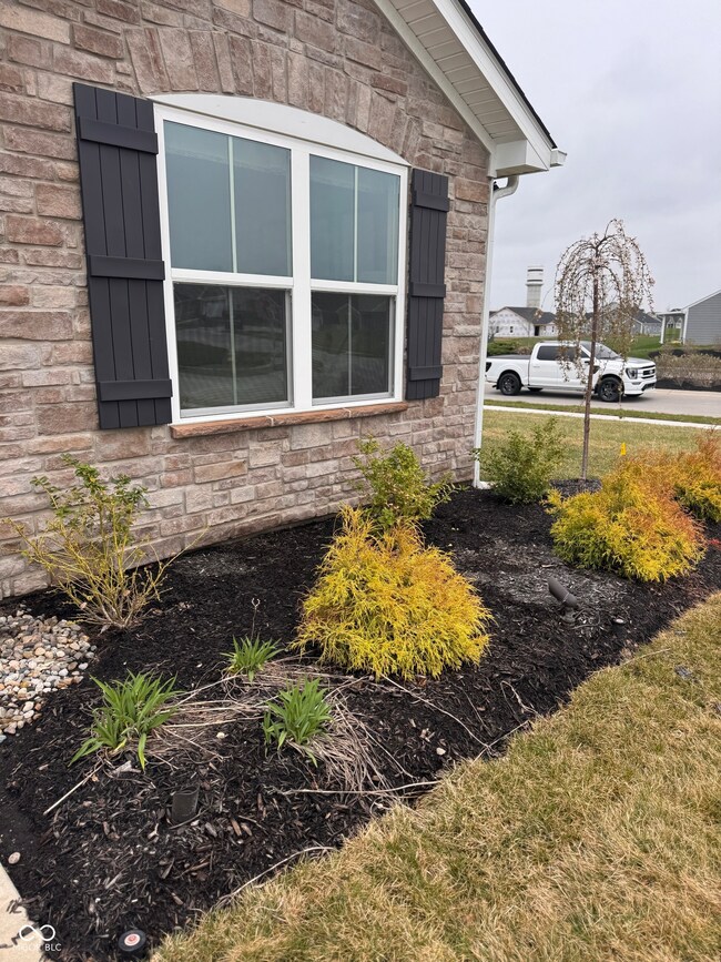 99 Gnarled Oak Ln, Whiteland, IN 46184 - photo 3