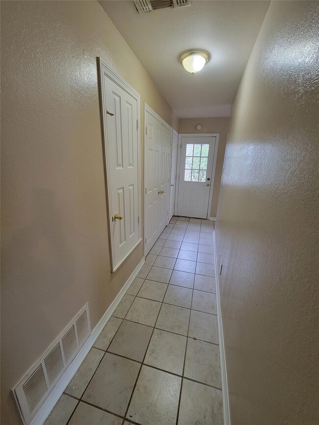 1020 W Baker St, Denison, TX 75020 - photo 2
