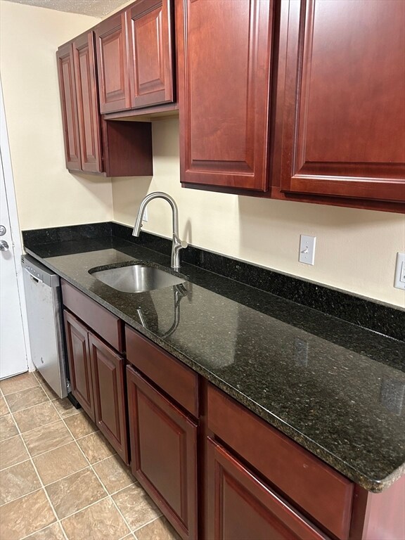 29 Village Rock Ln unit 3, Natick, MA 01760 - photo 3