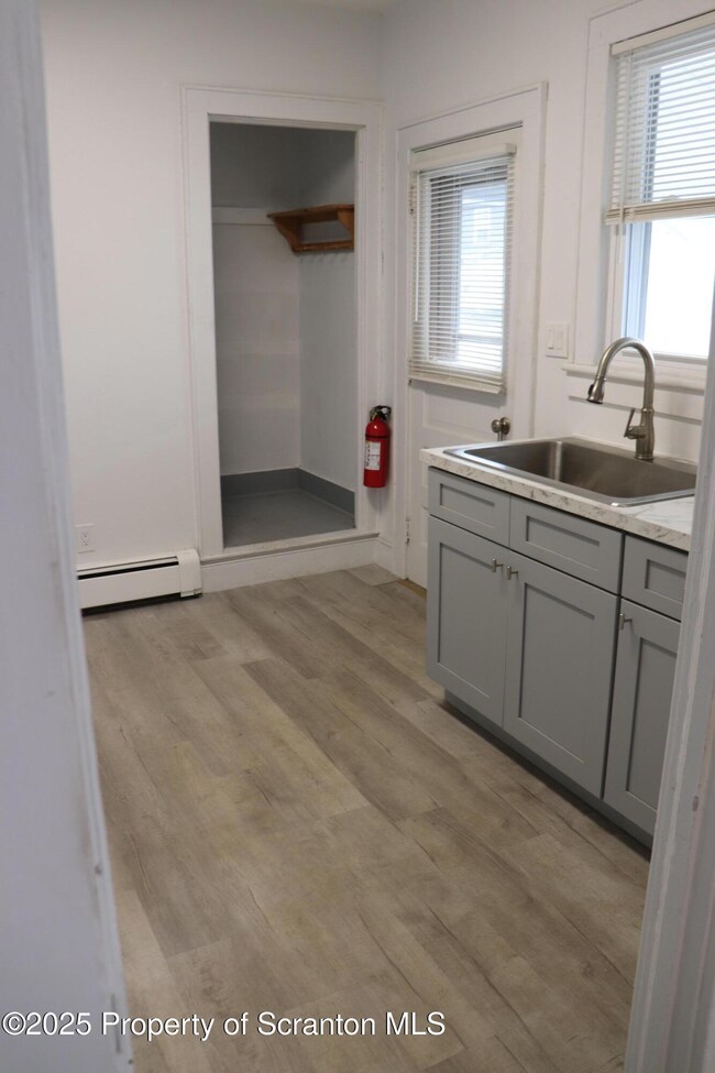 712 W Lackawanna Ave unit Rear, Blakely, PA 18447 - photo 5