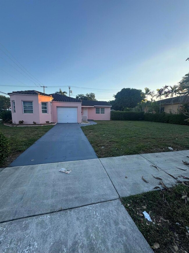 1600 Van Buren St, Hollywood, FL 33020 - photo 2