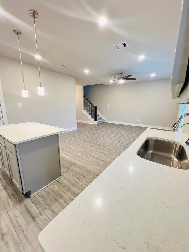 10621 Whitejacket, Conroe, TX 77385 - photo 4