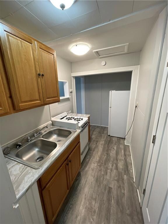 303 2nd St unit 5, Covington, IN 47932 - photo 3