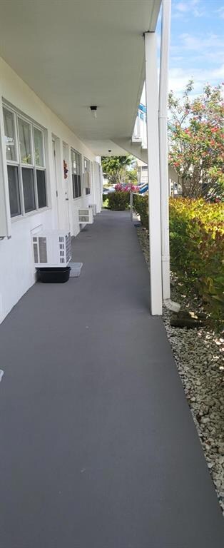 26 Windsor B, West Palm Beach, FL 33417 - photo 2