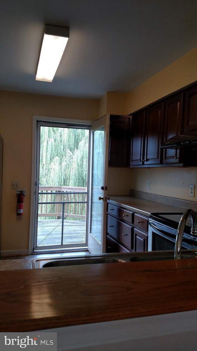 7114 Gresham Ct E, Frederick, MD 21703 - photo 5