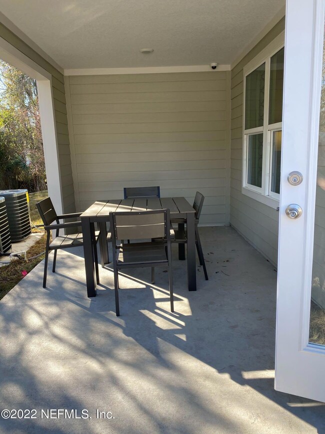 5982 Creekside Crossing Dr, Jacksonville, FL 32210 - photo 4