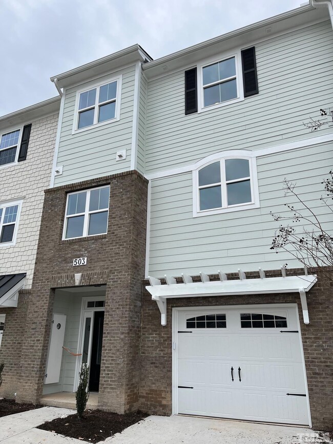 503 Gathering Park Cir, Cary, NC 27519 - photo 2