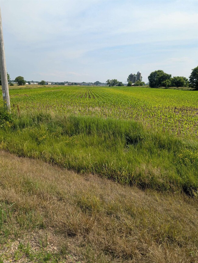 0 Hwy T unit 50311110, New London, WI 54961 - photo 3