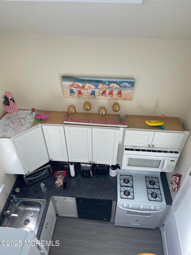 202 Carteret Ave unit B 5, Seaside Heights, NJ 08751 - photo 3